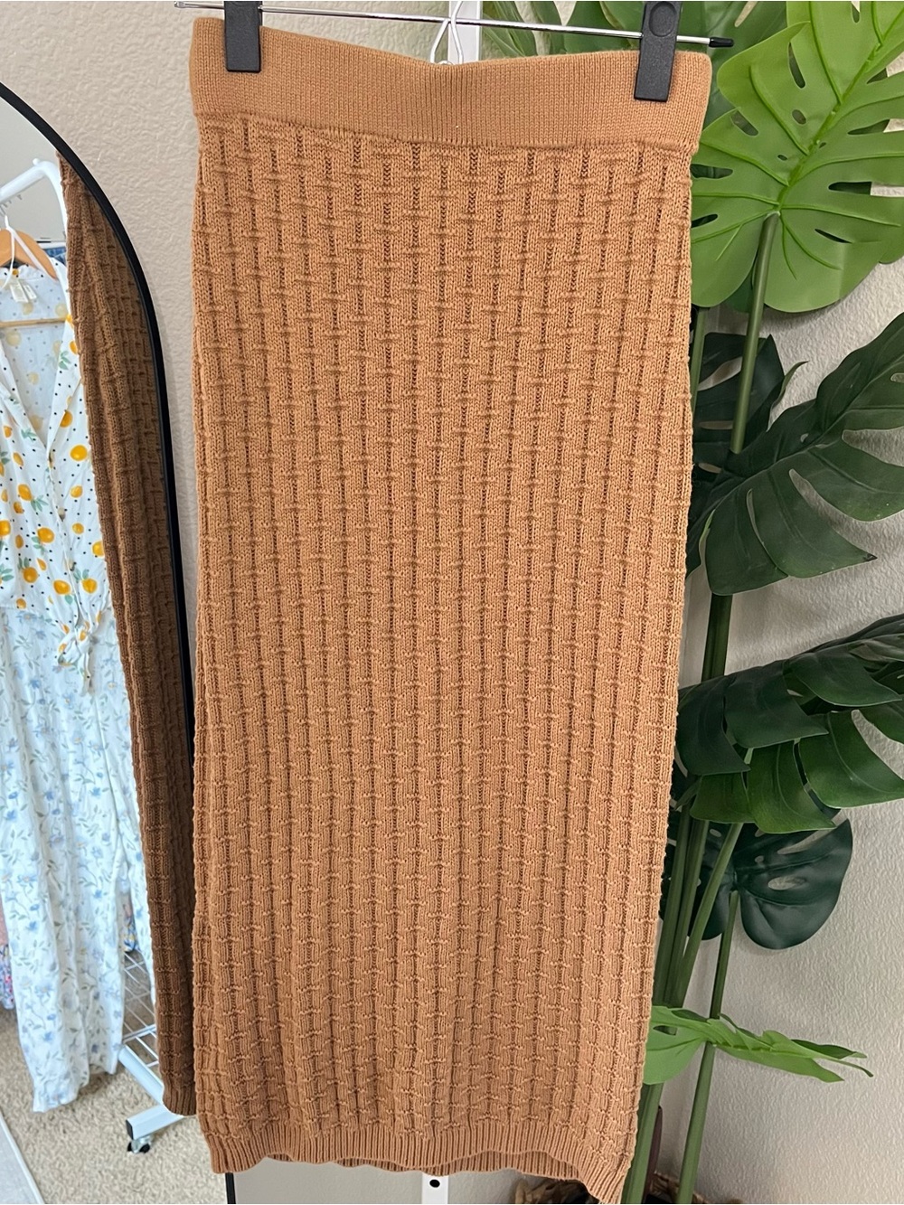🤎 Camel Textured Knit Pencil Skirt Sz S/M | Elevated Cozy Chic | Little Lies